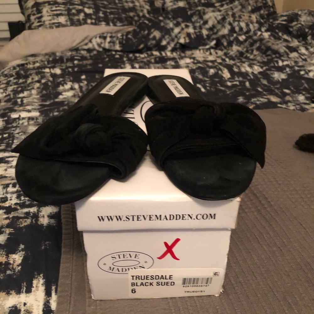 STEVE MADDEN “Truesdale” black mule slides - Picture 2 of 2